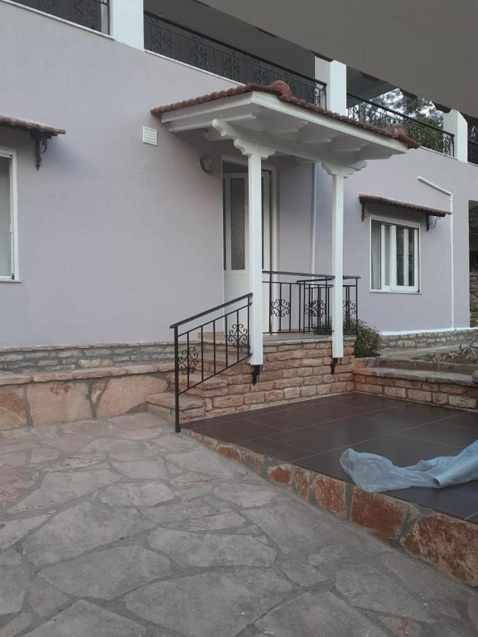 Lovely 1-Bedroom Apartment In Саранда Экстерьер фото